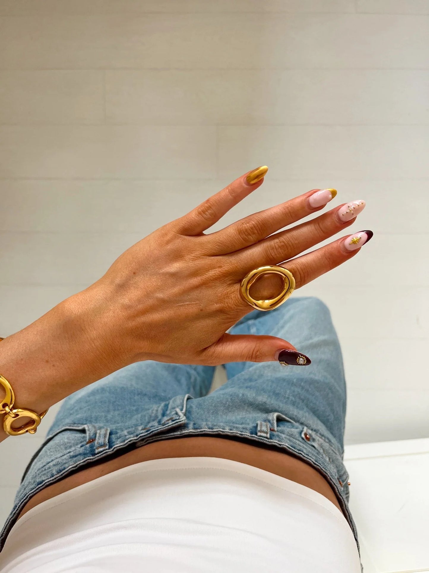 OVAL RING