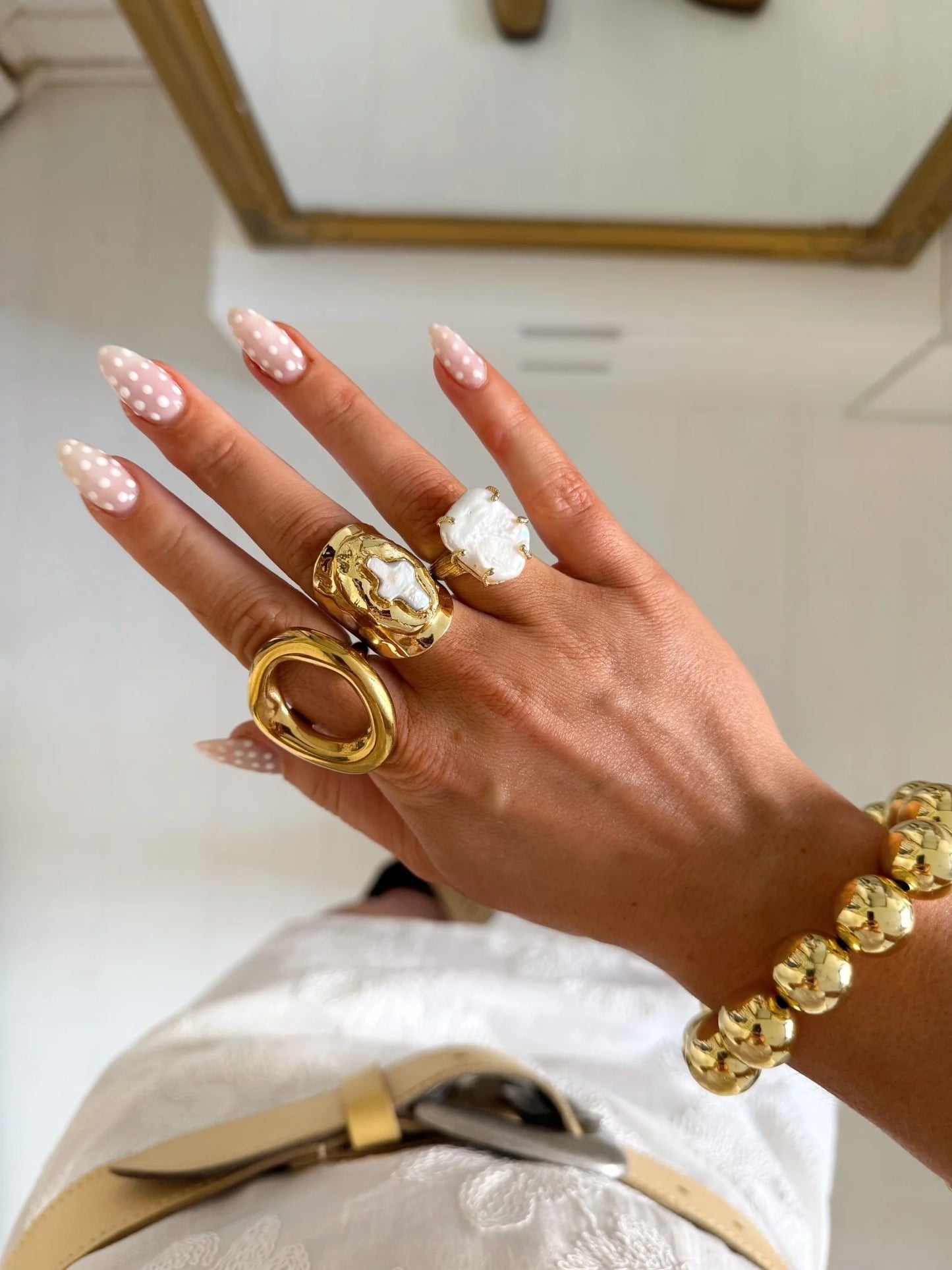 OVAL RING